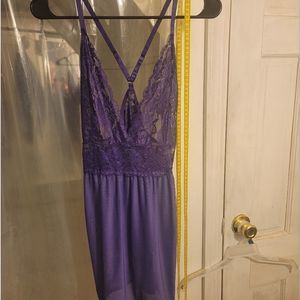 Neglegee, Purple/plum ,Lg, unknown brand, gorgeous Nwot. Lace top satin trim